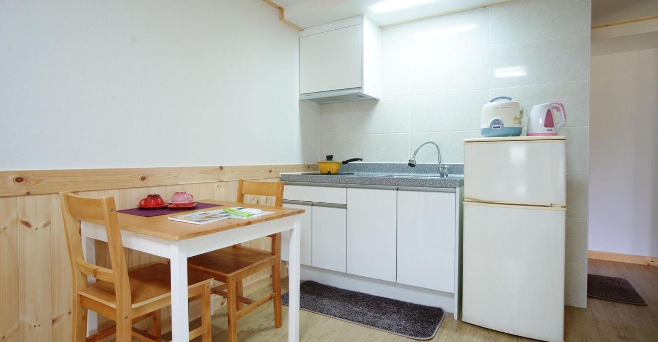 Gotjawal Geomunoreum Pension 済州市 エクステリア 写真