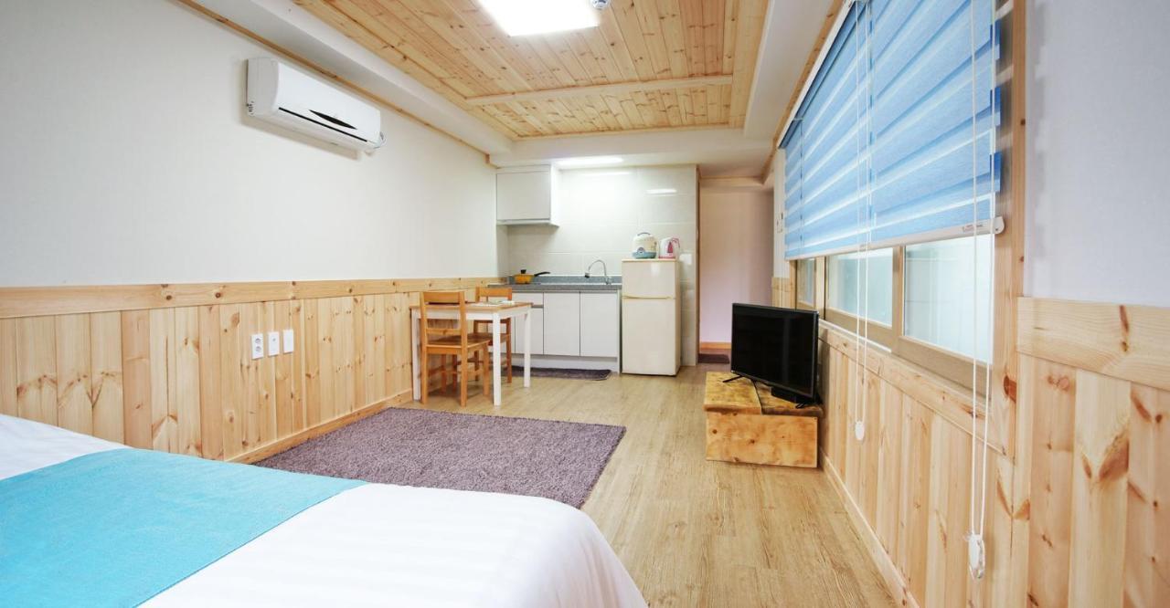 Gotjawal Geomunoreum Pension 済州市 エクステリア 写真