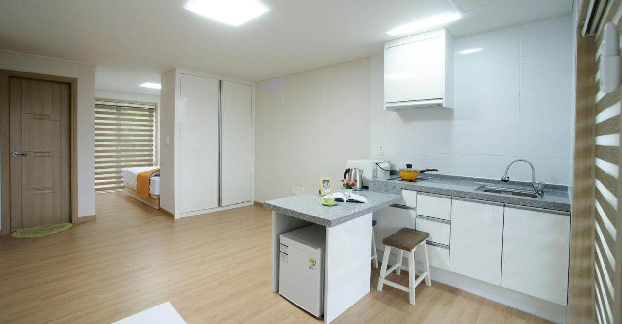 Gotjawal Geomunoreum Pension 済州市 エクステリア 写真