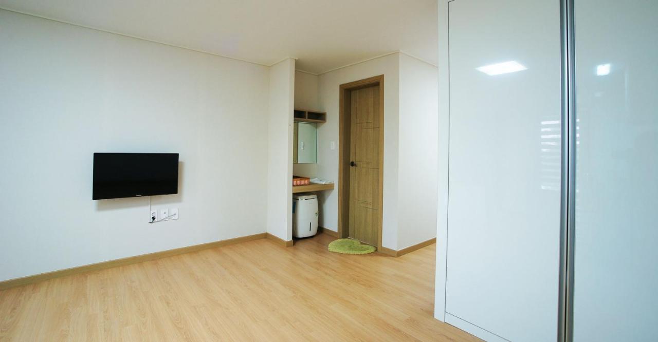 Gotjawal Geomunoreum Pension 済州市 エクステリア 写真