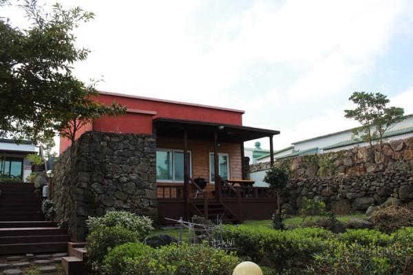 Gotjawal Geomunoreum Pension 済州市 エクステリア 写真