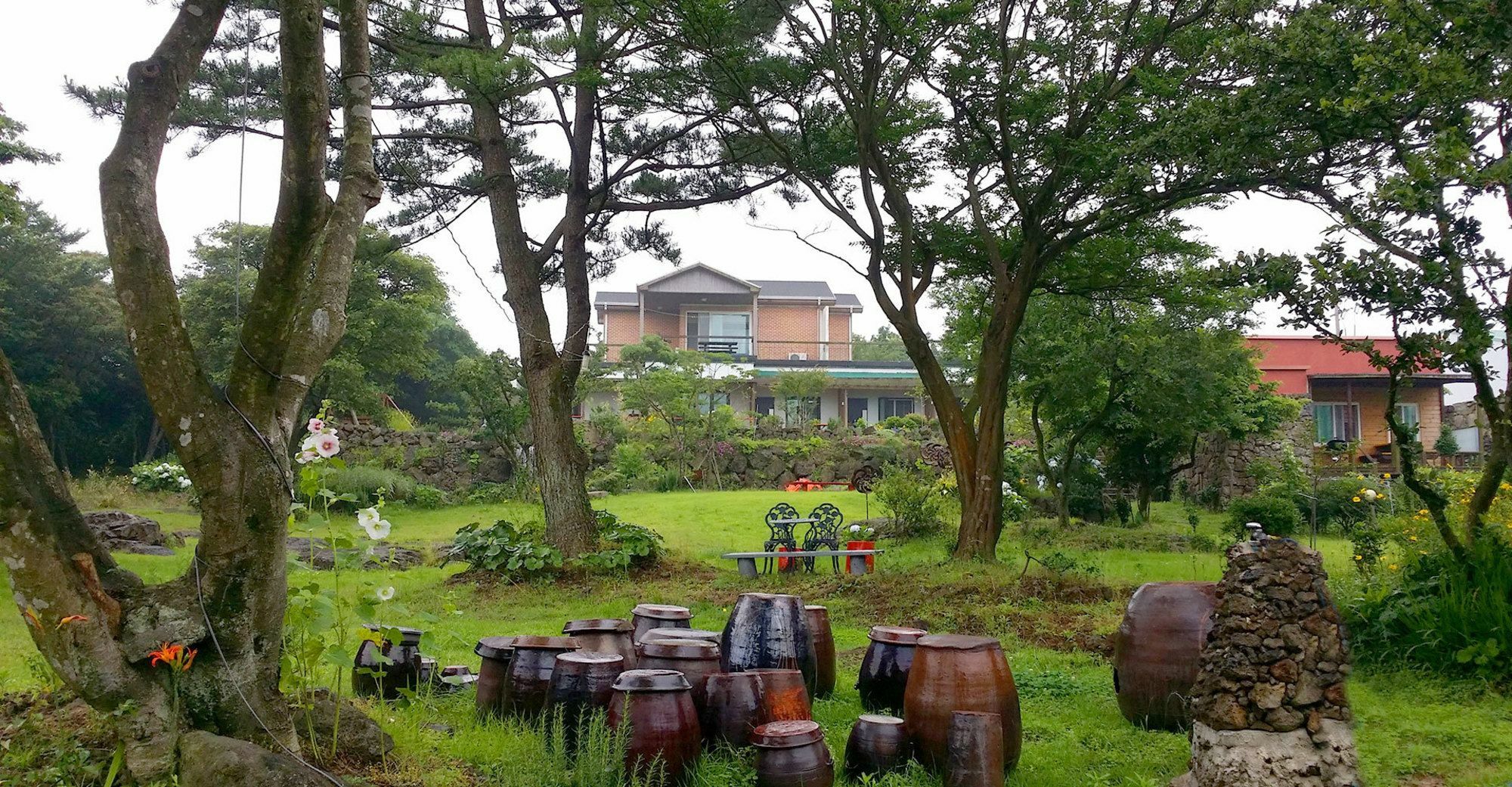 Gotjawal Geomunoreum Pension 済州市 エクステリア 写真