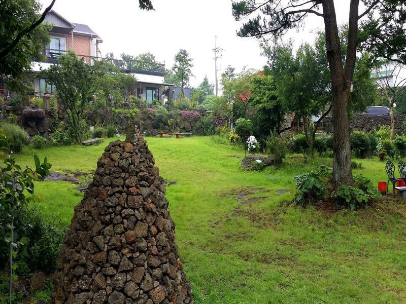 Gotjawal Geomunoreum Pension 済州市 エクステリア 写真